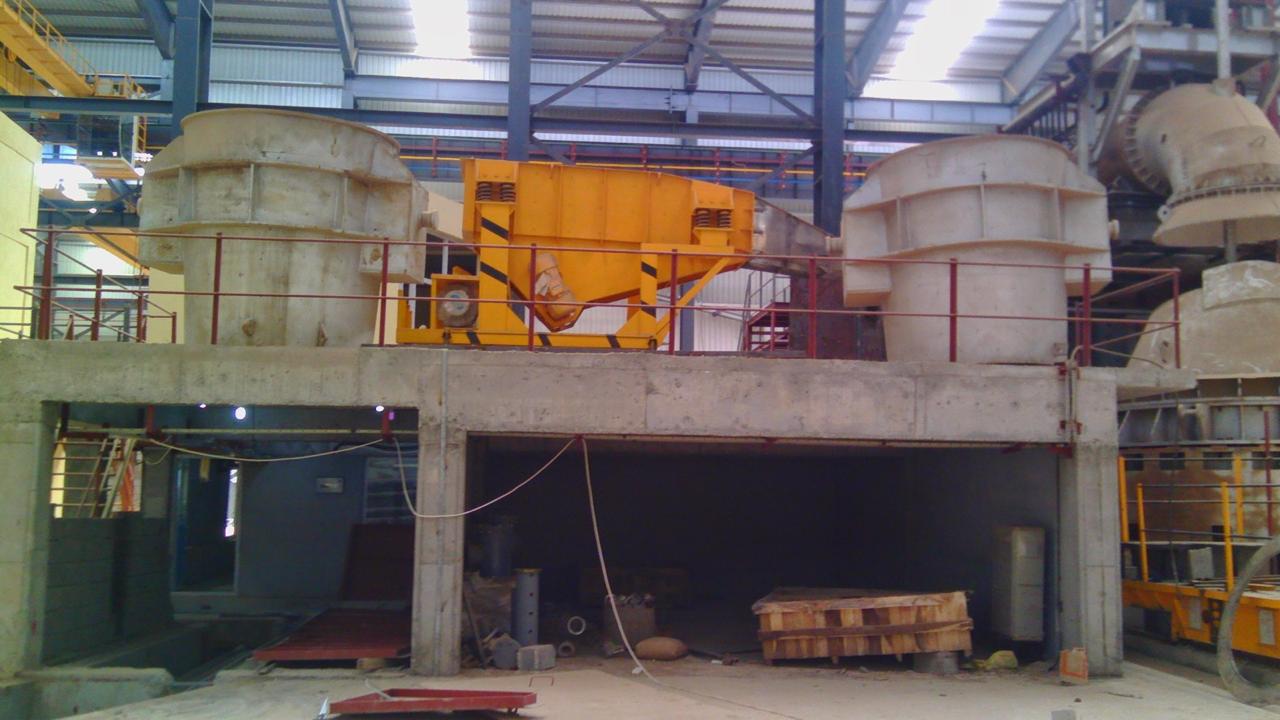 Induction furnace melt shop with molten metal